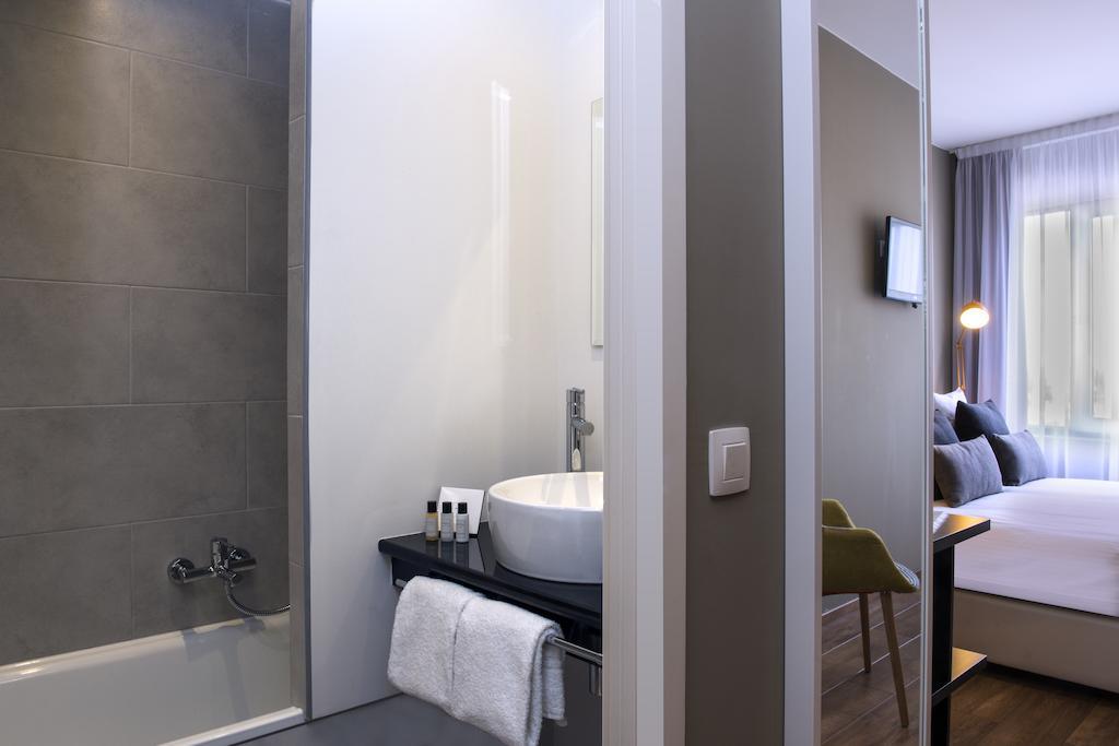 Tryp By Wyndham Hotel 3*